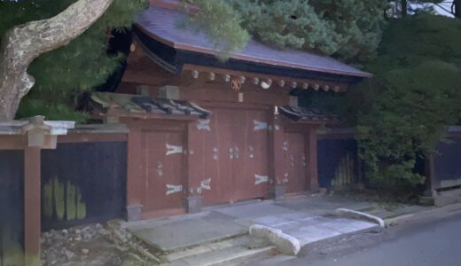 【築山】これも一興。今に残る旧家