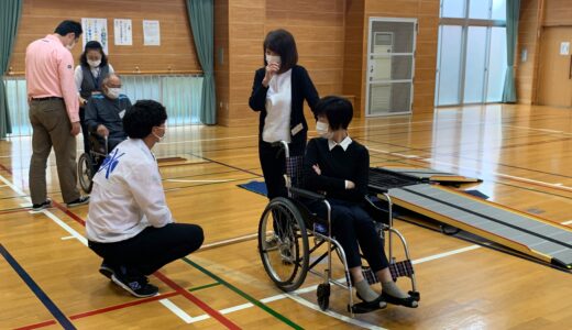 【保戸野】地域の人と共に学ぶ介護講座